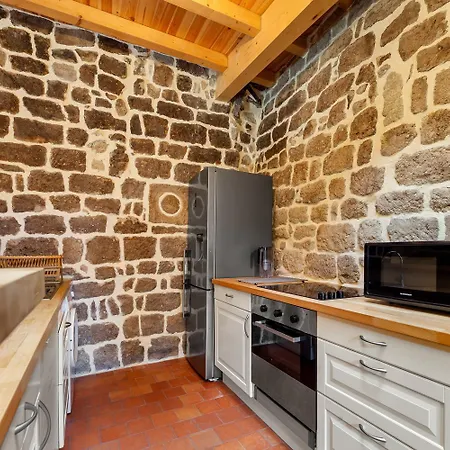 Maison La Tour A Montreal (Ardeche)
