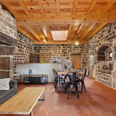 Maison La Tour A Holiday home